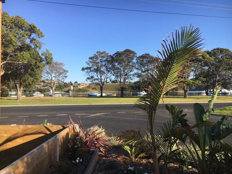 The Wheelhouse - 2BR Waterfront Apt In Town - Whitsundays Accommodation 15