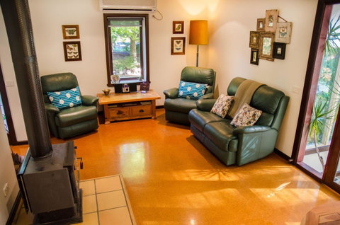 Ashwood Cottages - Whitsundays Accommodation 11