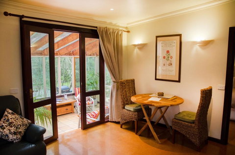 Ashwood Cottages - Whitsundays Accommodation 2
