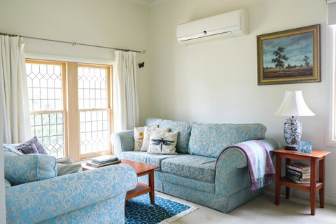 Miss Pym's Cottage - Whitsundays Accommodation 41