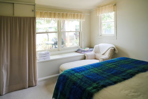 Miss Pym's Cottage - Whitsundays Accommodation 17
