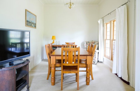 Miss Pym's Cottage - Whitsundays Accommodation 39