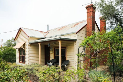 Miss Pym's Cottage - Whitsundays Accommodation 2