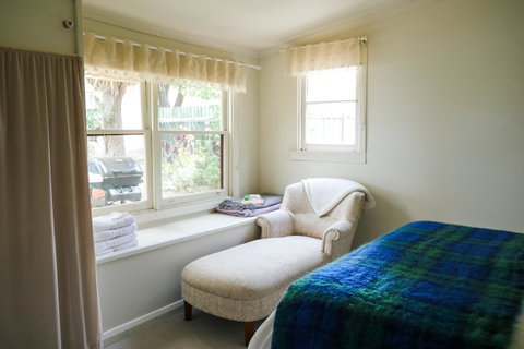 Miss Pym's Cottage - Whitsundays Accommodation 18