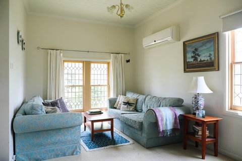 Miss Pym's Cottage - Whitsundays Accommodation 43