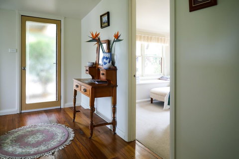 Miss Pym's Cottage - Whitsundays Accommodation 8