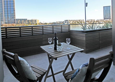 Auzzie Apartments Docklands, Melbourne - Whitsundays Accommodation 3