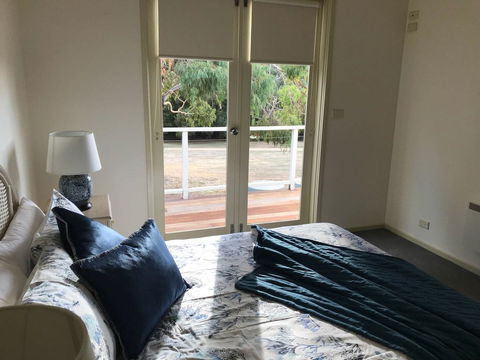 Lakeside Conti Villas - Whitsundays Accommodation 4