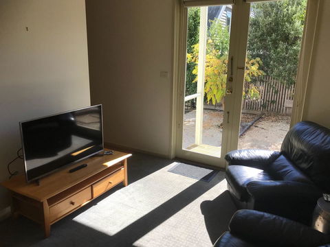 Lakeside Conti Villas - Whitsundays Accommodation 11