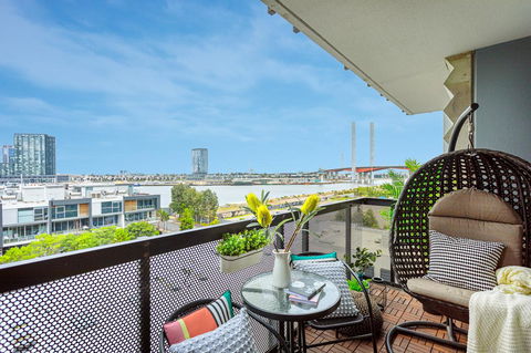Water Views, Lovely 2BRs, Free Tram Zone, Close To Everything! - Whitsundays Accommodation 0