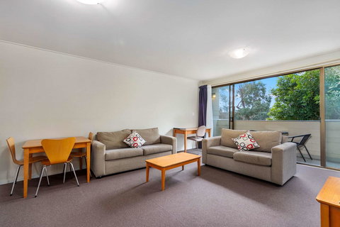 Knox International Hotel And Apartments - Whitsundays Accommodation 18