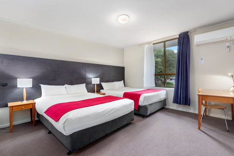 Knox International Hotel And Apartments - Whitsundays Accommodation 1
