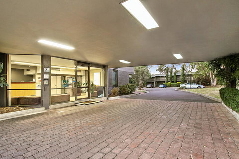 Knox International Hotel And Apartments - Whitsundays Accommodation 8