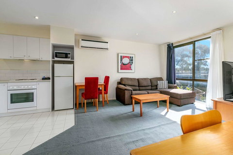 Knox International Hotel And Apartments - Whitsundays Accommodation 22