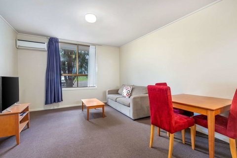 Knox International Hotel And Apartments - Whitsundays Accommodation 23