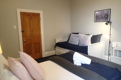 The Bischoff Hotel - Whitsundays Accommodation 2