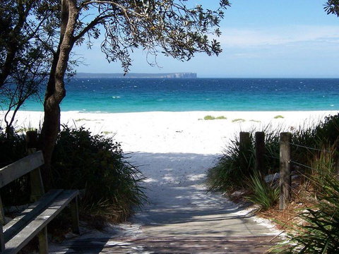 The Break Beachside - Whitsundays Accommodation 2