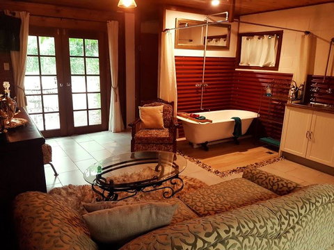 The Cabin - Whitsundays Accommodation 0