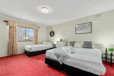The Calzburg Guest Home - Whitsundays Accommodation 0