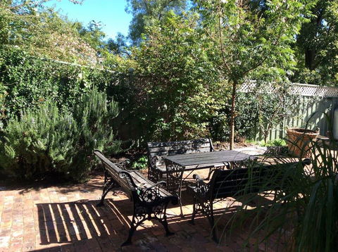 The Coach House On River And Park - Whitsundays Accommodation 2