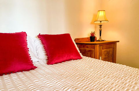 The Coorow Hotel - Whitsundays Accommodation 0