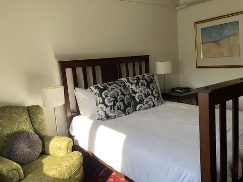The Corner Hotel Alexandra - Whitsundays Accommodation 2