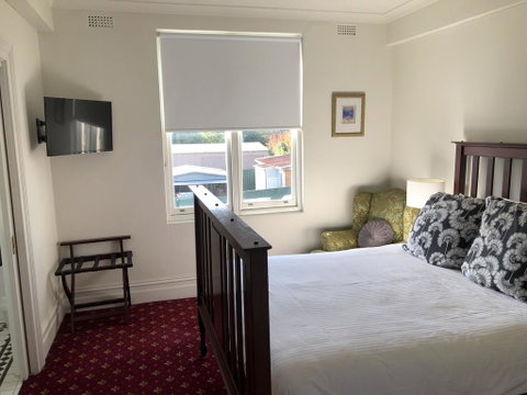 The Corner Hotel Alexandra - Whitsundays Accommodation 1