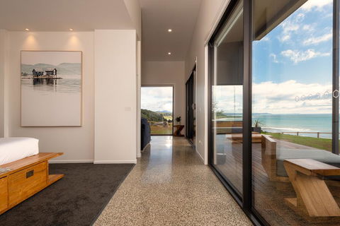 The Cove Tasmania - Whitsundays Accommodation 2