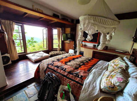 The Den Of The Treehouse, KINABALU Farm - Whitsundays Accommodation 1
