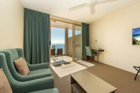 The Dorsal Boutique Hotel - Whitsundays Accommodation 2