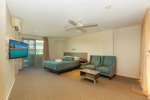 The Dorsal Boutique Hotel - Whitsundays Accommodation 1