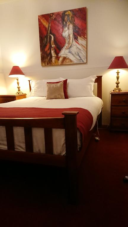 The Empire Hotel - Whitsundays Accommodation 3