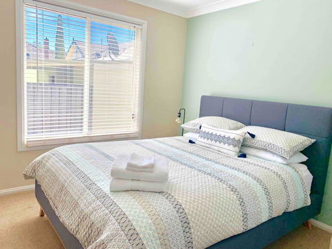 The Entertainer - Downtown Orange, Sleeps 11 - Whitsundays Accommodation 3