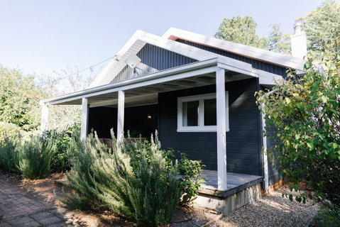 The Farm House At Springfield - Whitsundays Accommodation 0