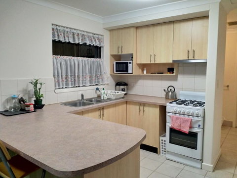 The Fawzi Holiday Home Perth - Whitsundays Accommodation 3