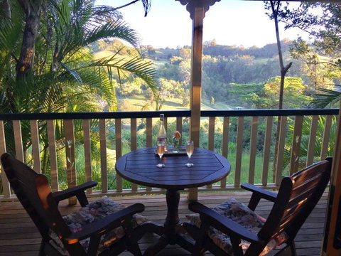 The Falls Montville - Whitsundays Accommodation 2