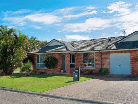The Fingie @ Fingal Bay - Whitsundays Accommodation 2