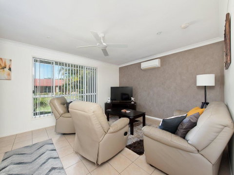 The Fingie @ Fingal Bay - Whitsundays Accommodation 3