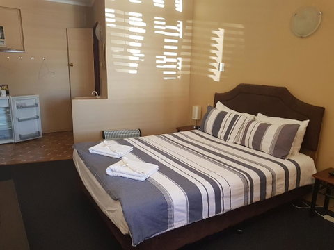 The Flinders Hotel Motel Port Augusta - Whitsundays Accommodation 0