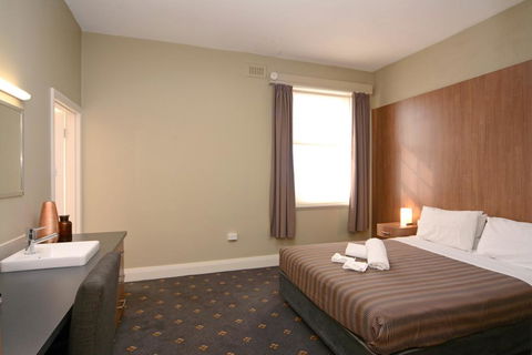 The Formby Hotel - Whitsundays Accommodation 0