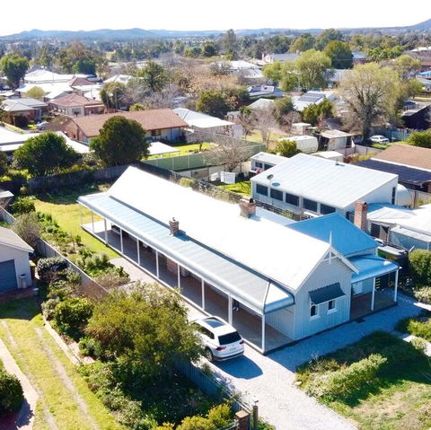 THE GABLES MUDGEE - Whitsundays Accommodation 0