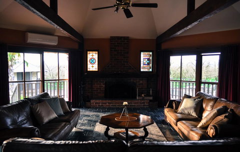 The George Yering - Whitsundays Accommodation 1