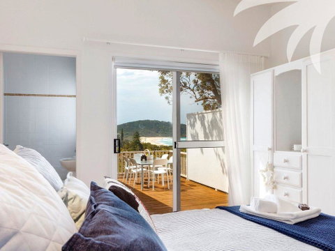 The Headland House - Whitsundays Accommodation 1