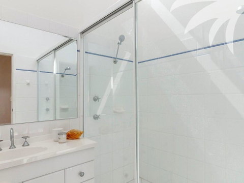 The Headland House - Whitsundays Accommodation 2