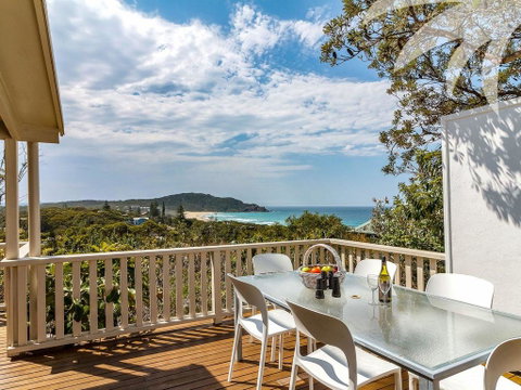 The Headland House - Whitsundays Accommodation 0