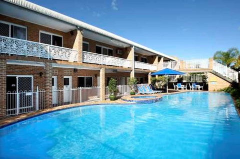 The Hermitage Motel - Campbelltown - Whitsundays Accommodation 0