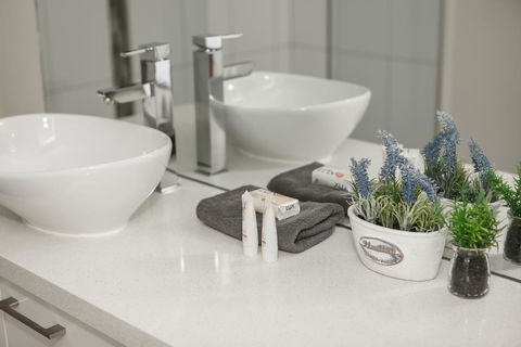 The Jetty Apartment By Ready Set Host - Whitsundays Accommodation 2