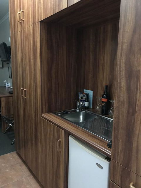 The Kidman Wayside Inn - Whitsundays Accommodation 0