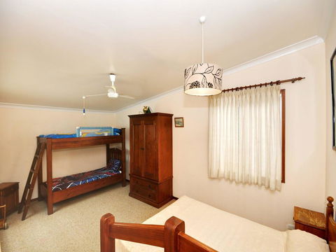 The Lakes Cottage - Whitsundays Accommodation 3
