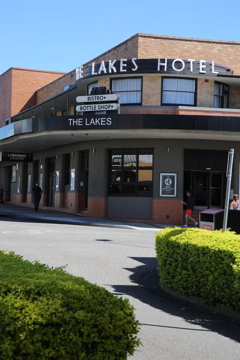 The Lakes Hotel - Whitsundays Accommodation 3